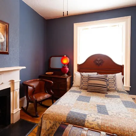 Wyatt Earp - Historic Hotel